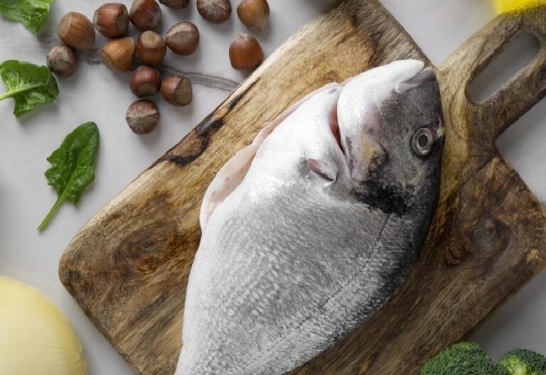 Menopause Diet - Foods to Eat and Avoid for a Smooth Transition